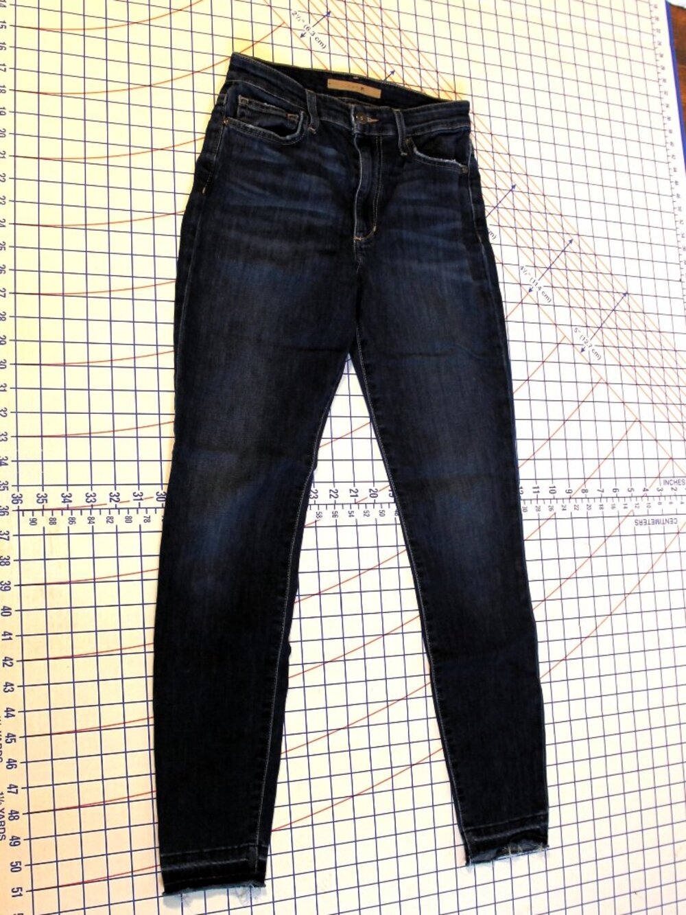 Joe's Jeans Cut #16299-00 Skinny Released Raw Hem 26